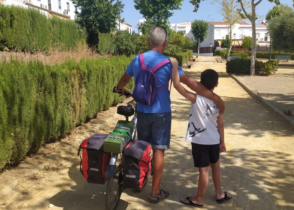 Un abuelo rumbo a Dakar.